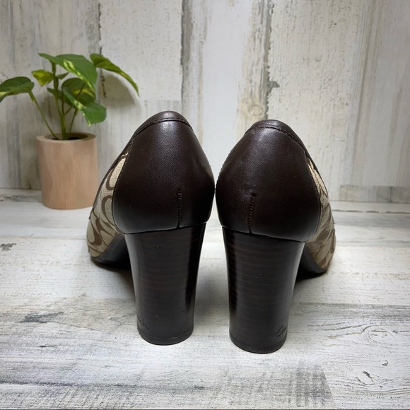 Coach Signature Logo Pumps - Picture 5 of 6